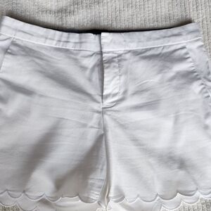 Banana Republic White Scalloped Hem Shorts (Never Worn)
